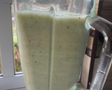 Foto del paso 3 de la receta: Agua de piña con apio y chía