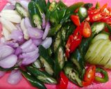 Foto langkah ke 1 dari resep Tumis Putih Telur Tempe Cabai Hijau.