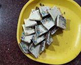 A picture of step 6 of Oats chocolate burfi.