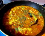 A picture of step 6 of Chorbi Diye Ghoogni (Watana Sabzi Using Mutton Fats).