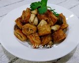 Hình bước làm 2 của món Mì căn kho nấm đậu hũ
