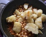 A picture of step 5 of Spicy Luchi & Spicy Potato curry.
