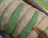 Foto langkah ke 6 dari resep Swirl Pandan Bread (Shokupan).