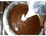 A picture of step 2 of Easy chocolate gnache frosting.