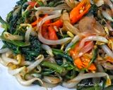 Foto langkah ke 7 dari resep 1017. Cah Kangkung Toge.