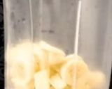 A picture of step 2 of Apple and banana smoothie.