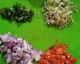 Foto langkah ke 2 dari resep Ikan Kembung Goreng Sambal Matah.