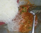 Foto langkah ke 4 dari resep Bihun udang goreng.
