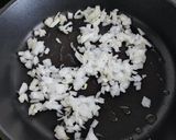 Foto del paso 1 de la receta: Empanada de atún y pimientos