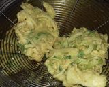 A picture of step 3 of Crispy Pakoray.