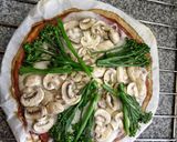 Foto del paso 4 de la receta: Pizza carbonara falsa con base de pollo