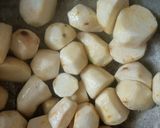 மட்டன் சேப்பங்கிழங்கு புளி குழம்பு(seppakilangu kari kulambu recipe in tamil) ரெசிபி ஸ்டேப் 1 புகைப்படம்