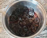 Fokhagymás aszalt szilvamártás recept fázis 1 fotója