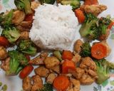 Foto del paso 4 de la receta: Pollo con brócoli y zanahoria