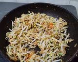 Foto langkah ke 4 dari resep Saute Taoge Rebon.