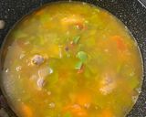 A picture of step 3 of Gjellë me bishtaja -Dish with green beans.