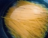 A picture of step 1 of Corned beef spaghetti.