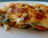 Foto del paso 5 de la receta: Pastel de verduras, gratinado, multicolor!🥔🥕🫑🧄