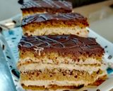 Pas rețetă Prăjitură cu foi din nuca, crema caramel și glazură de ciocolată 13 fotografie