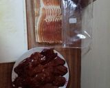 Csirkemáj baconbe tekerve lágy tojással, kígyóuborka dísszel recept fázis 2 fotója