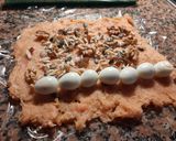 Foto del paso 3 de la receta: Roast Beef de pollo con huevos de codorniz y frutos secos