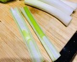 Hình bước làm 1 của món Hành boa rô nướng
