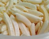 Foto langkah ke 3 dari resep Kerupuk Kentang / French Fries 2000 KW.