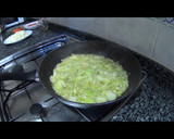 Foto del paso 3 de la receta: Hojas de col rellenas de verduras, pollo y arroz