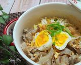 Hình bước làm 2 của món Mì gói trộn bò trứng