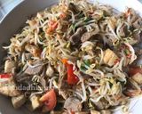 Foto langkah ke 4 dari resep Oseng Tauge Tahu Bakso.