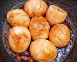 Hình bước làm 2 của món Trứng rim nước tương