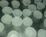 صورة لخطوة 2 من وصفة حلوى 10 دقائق برقائق الذرة وشوكولاته