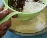 Foto langkah ke 4 dari resep Red Velvet Cake Original No Buttermilk.