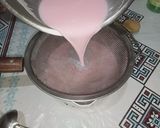 صورة لخطوة 4 من وصفة ياغورت بذوق الفراولة 🍓