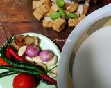 Foto langkah ke 1 dari resep Sayur Tahu Santan Pedas ala Desa.
