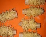 Foto langkah ke 2 dari resep Sosis Gulung Mie (sederhana).