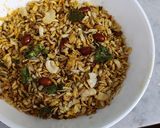 A picture of step 5 of Poha Namkeen.