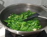 Foto langkah ke 2 dari resep Oseng cumi dan pucuk daun kapri manis.