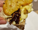 Foto del paso 6 de la receta: Dip queso brie - frutos secos, dátiles y manzana