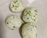 A picture of step 2 of Paneer Thepla.