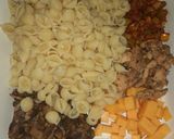 A picture of step 1 of Chicken and mushroom pasta salad.