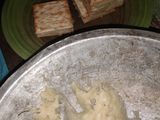 Roti tape legit,krispi diluar lembut didalam