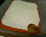 Foto del paso 7 de la receta Brazo salado relleno de crema de queso y salmón ahumado