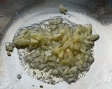 Foto langkah ke 3 dari resep Misoa Ayam Giling Tahu Goreng Telur Asin.