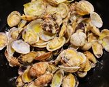 Foto del paso 5 de la receta: Almejas salteadas