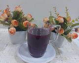 A picture of step 4 of Black currant and strawberry sauce.
