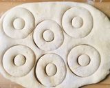 A picture of step 3 of Doughnuts.