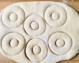 A picture of step 3 of Doughnuts.