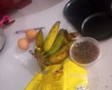 A picture of step 1 of Banana strawberry pancake.