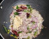 A picture of step 4 of Chettinad mushroom fry.